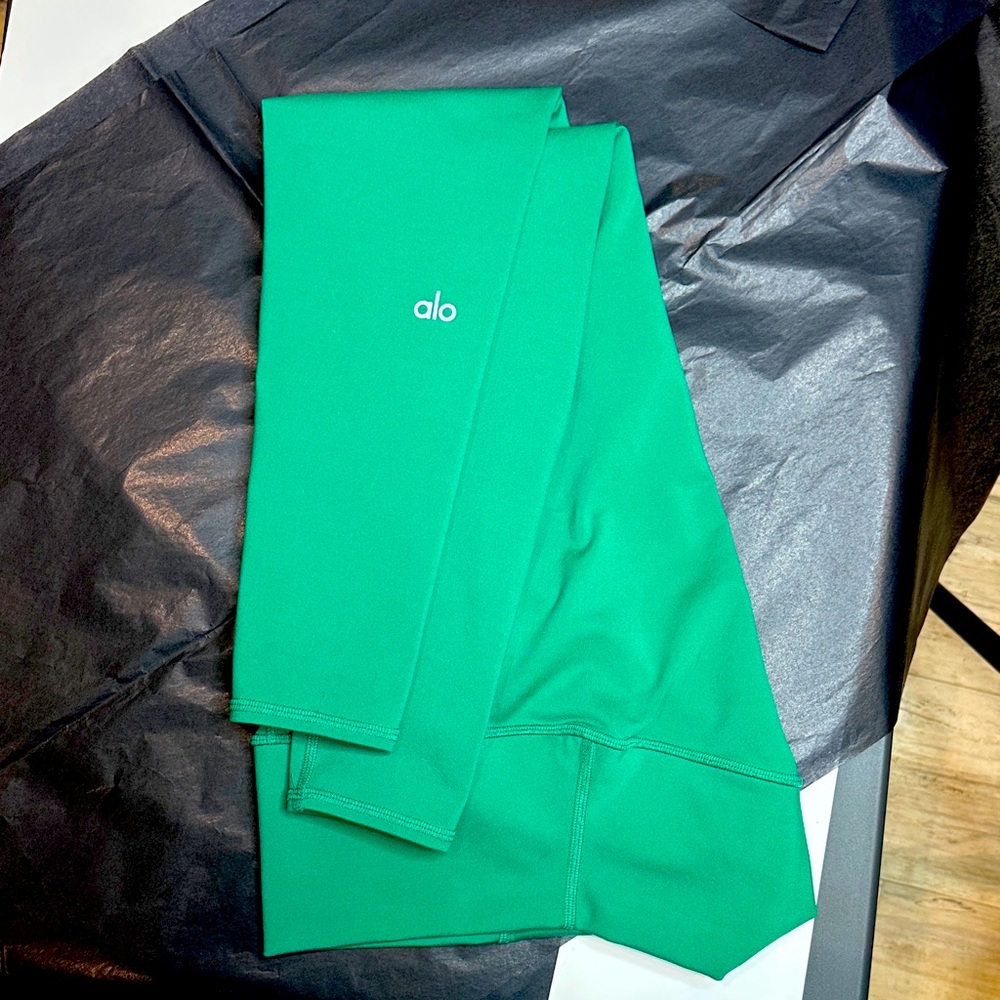 ALO Spruce Green Airbrush 7/8 Leggings. Size XS - Like New!